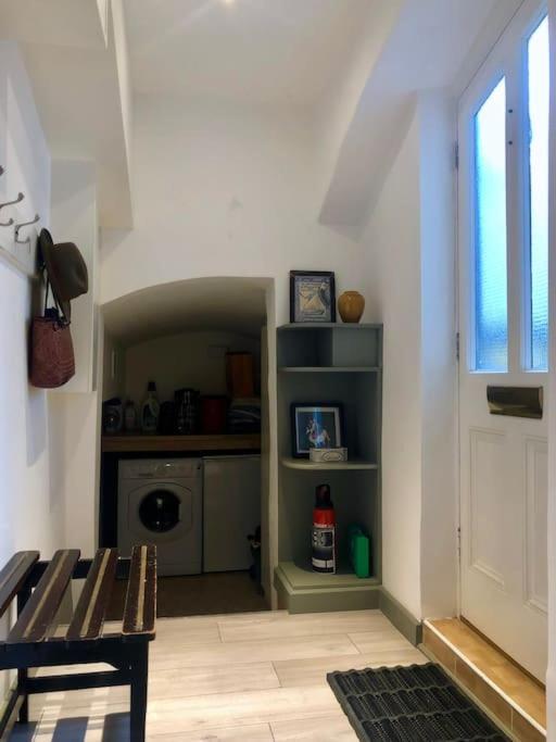 Quiet Kensington Flat Ideal For Central Лондон Экстерьер фото