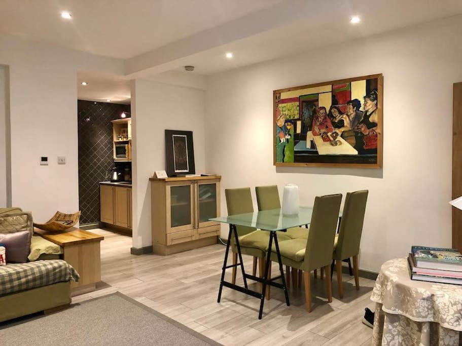 Quiet Kensington Flat Ideal For Central Лондон Экстерьер фото